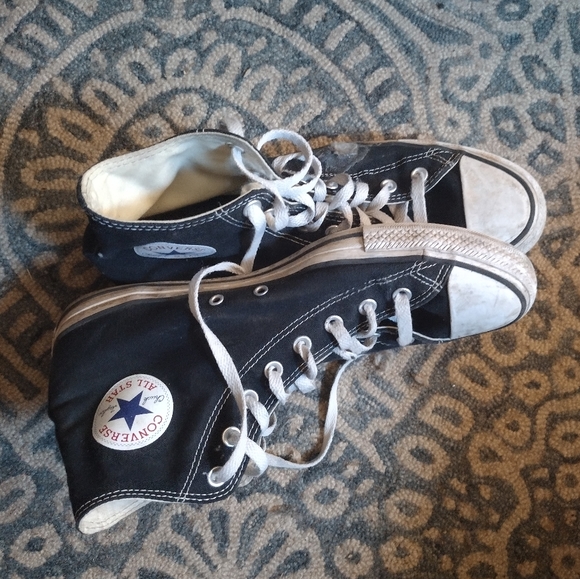 Used Converse. Black and white. Size 10.5 - Picture 2 of 8
